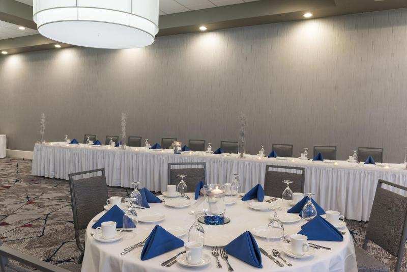 Sonesta Hotel Grand Rapids Airport