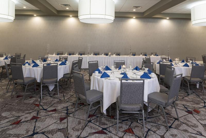 Sonesta Hotel Grand Rapids Airport