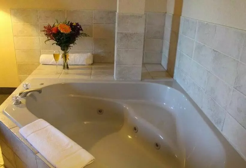 Отель Howard Johnson Inn Rigaud