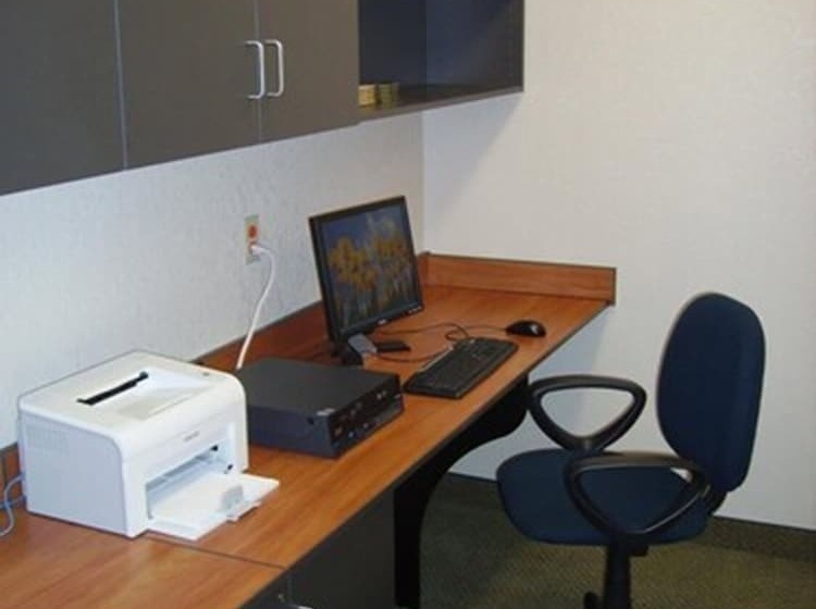 酒店 Parry Sound Inn & Suites