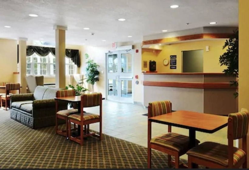 酒店 Parry Sound Inn & Suites
