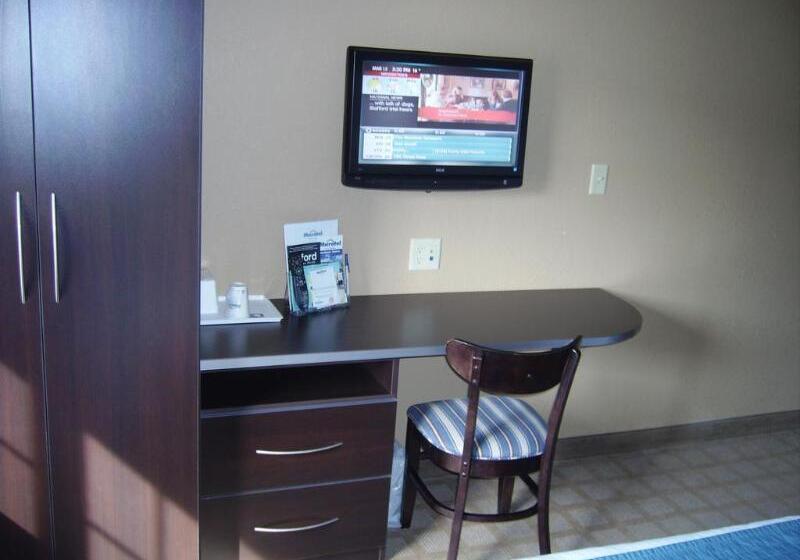 酒店 Parry Sound Inn & Suites