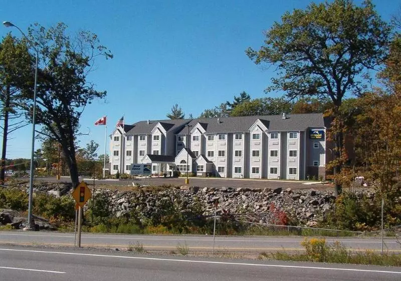 酒店 Parry Sound Inn & Suites