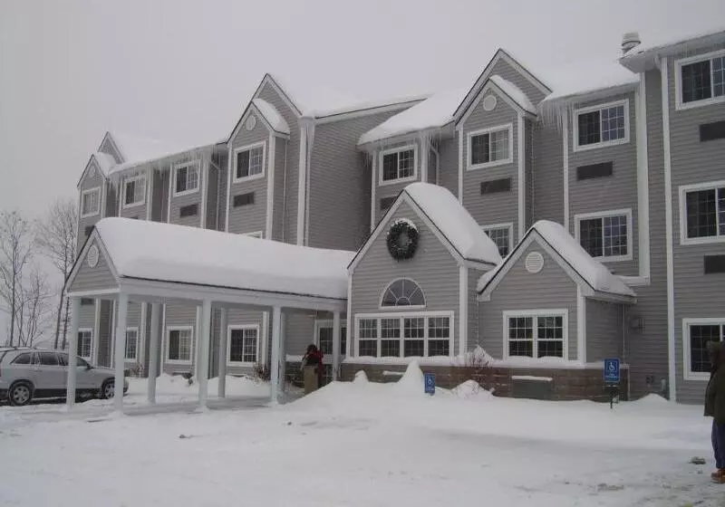 酒店 Parry Sound Inn & Suites