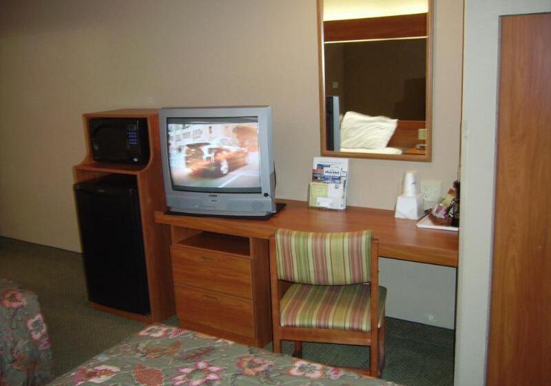 酒店 Parry Sound Inn & Suites