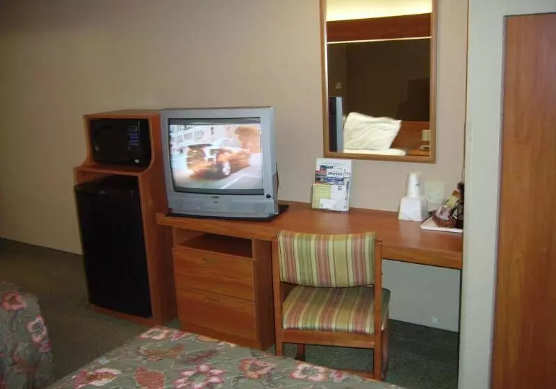 酒店 Parry Sound Inn & Suites