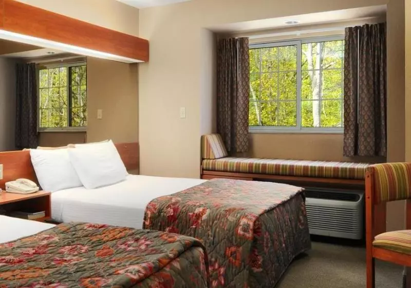 酒店 Parry Sound Inn & Suites