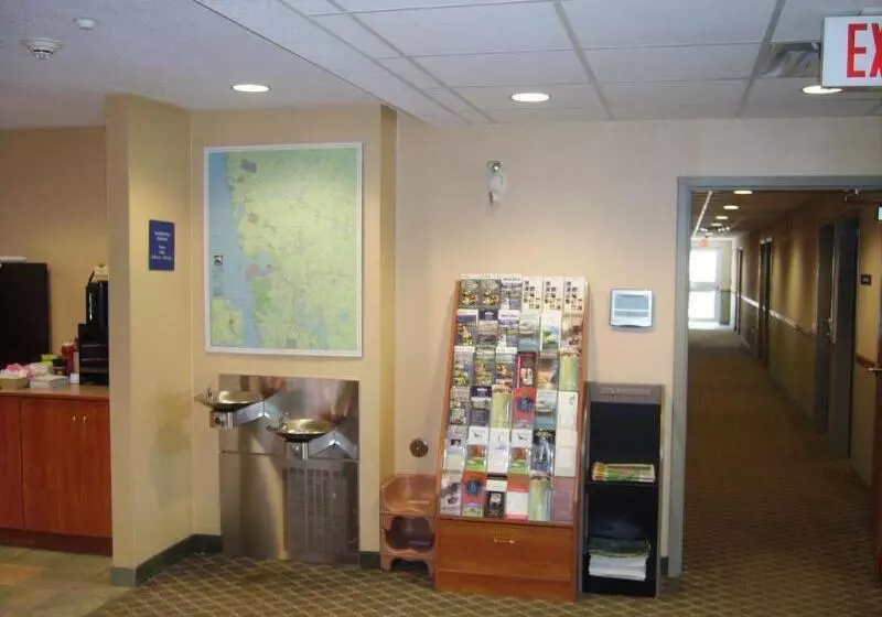 酒店 Parry Sound Inn & Suites