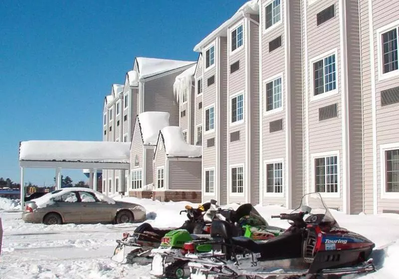 酒店 Parry Sound Inn & Suites