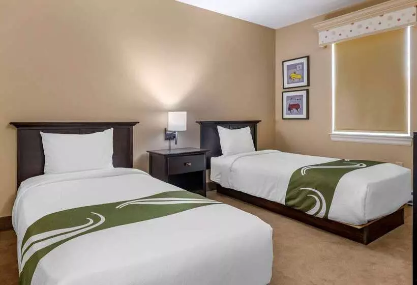 בית מלון כפרי Quality Inn & Suites Amsterdam