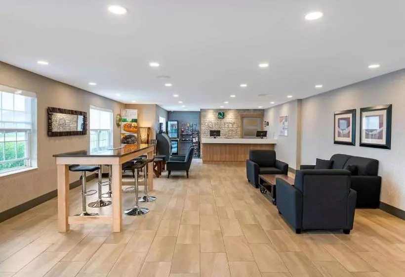 ホテル Quality Inn & Suites