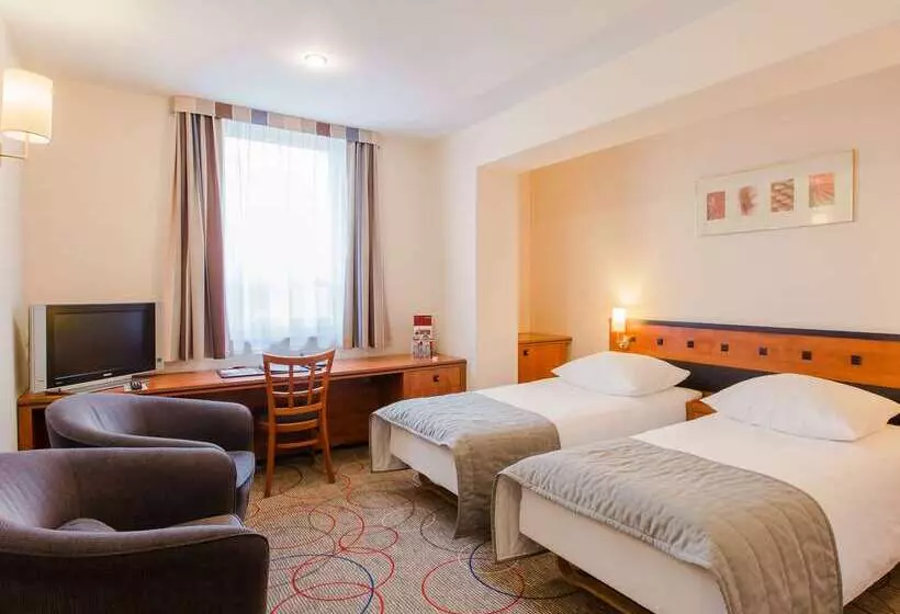 Qubus Hotel Głogów