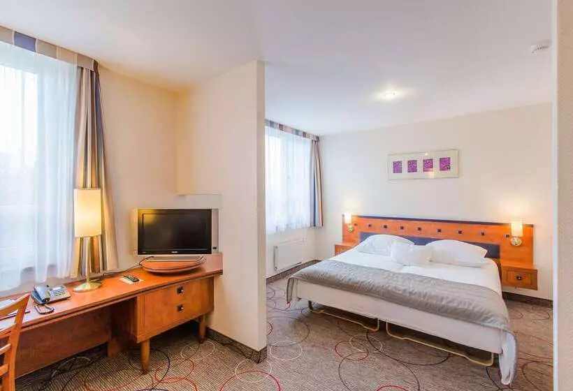 Qubus Hotel Głogów