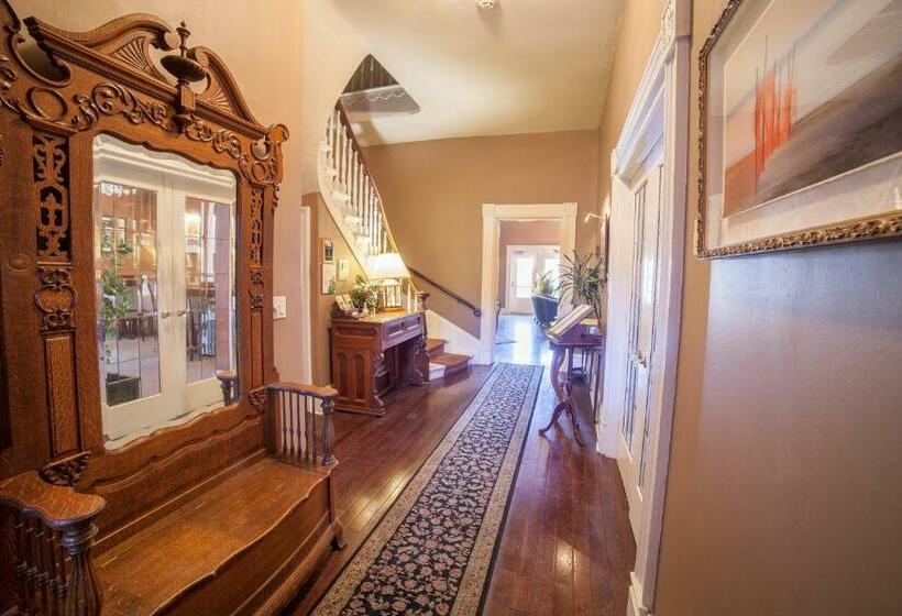 酒店 The Woodlawn Inn