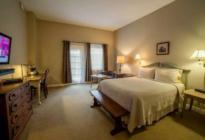 Hotelli The Woodlawn Inn