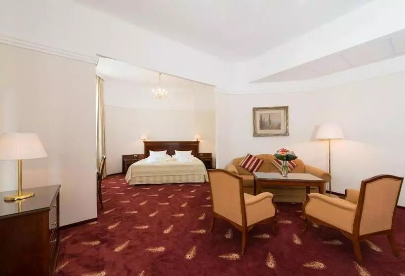 בית מלון כפרי Ensana Thermia Palace