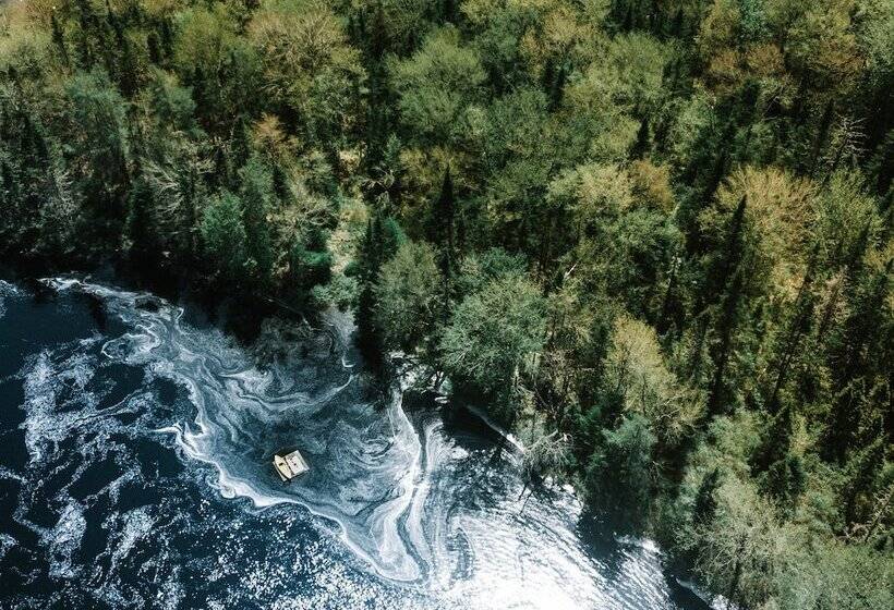 Отель Trout Point Lodge Of Nova Scotia