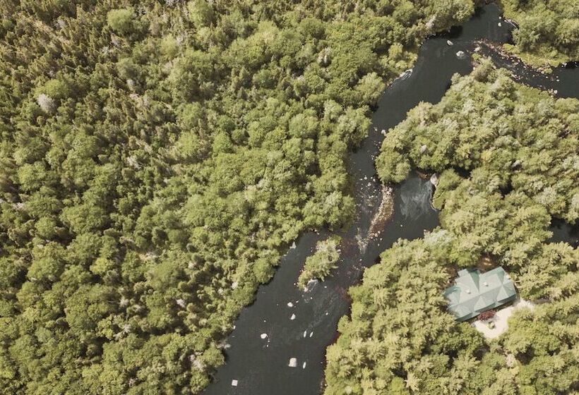 Отель Trout Point Lodge Of Nova Scotia