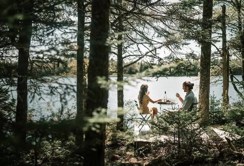 Hotel Trout Point Lodge Of Nova Scotia