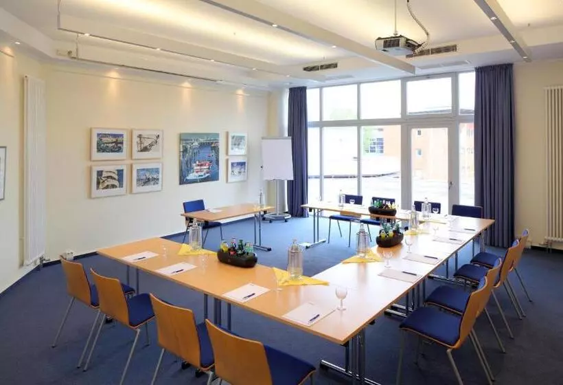 هتل Am Segelhafen