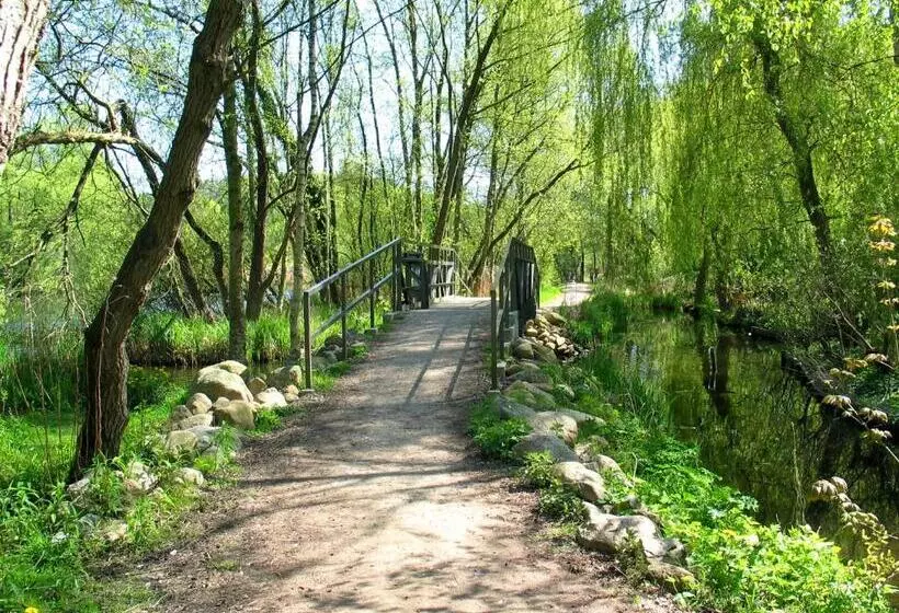 هتل Am Segelhafen