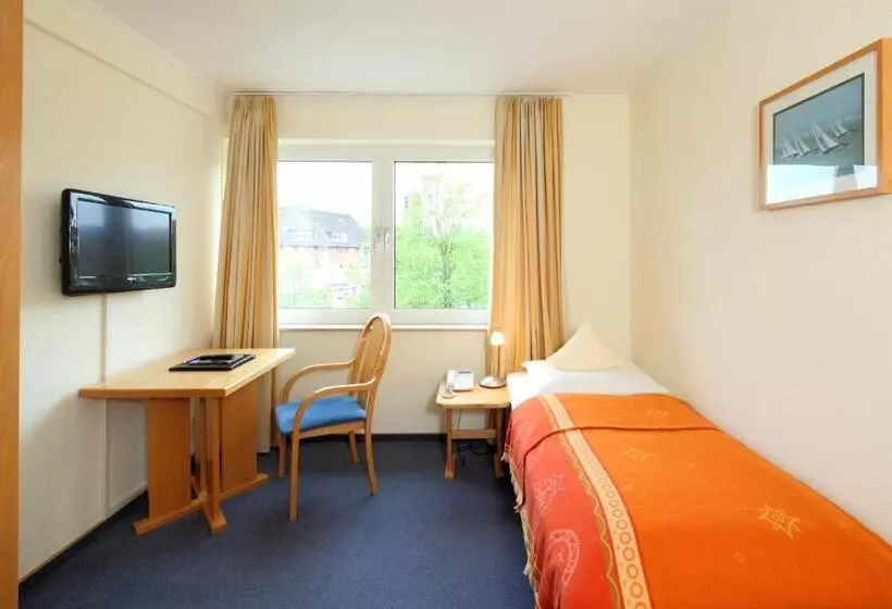 هتل Am Segelhafen