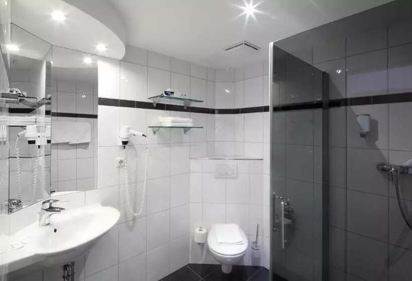 هتل Am Segelhafen