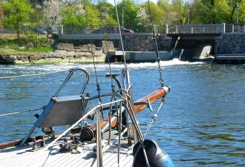 هتل Am Segelhafen