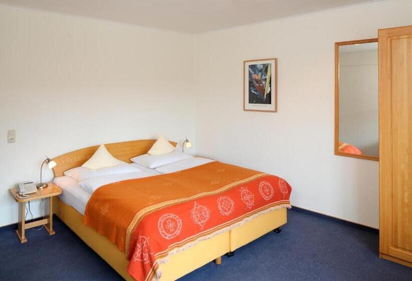 בית מלון כפרי Am Segelhafen