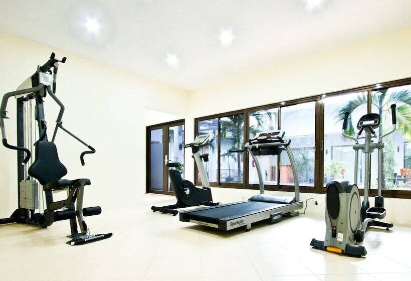 فندق Bisanta Bidakara Tunjungan