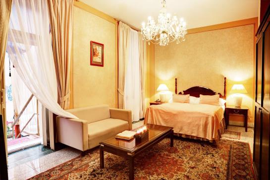 هتل Bohemia Plaza Residence