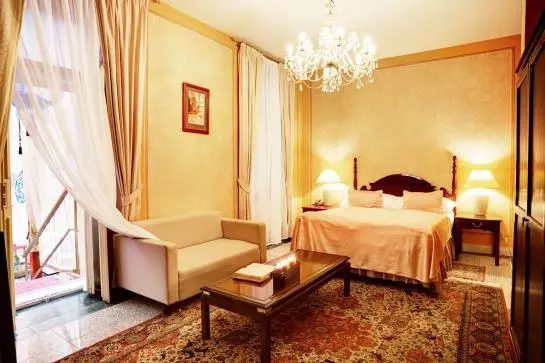 هتل Bohemia Plaza Residence