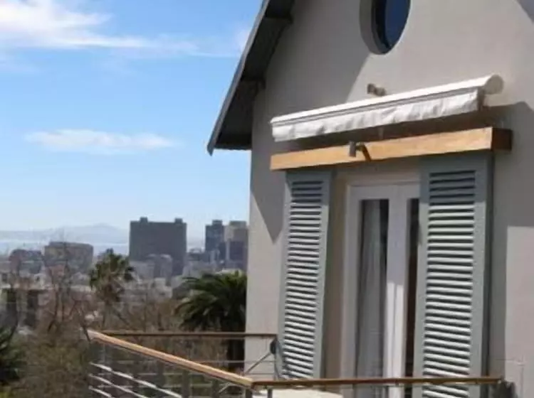 ホテル Four Rosmead Boutique Guesthouse