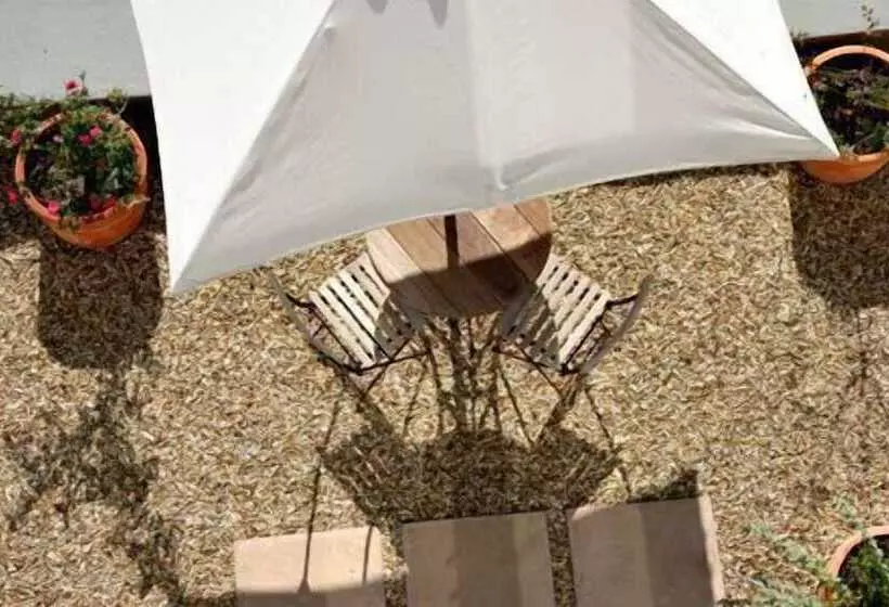 ホテル Four Rosmead Boutique Guesthouse