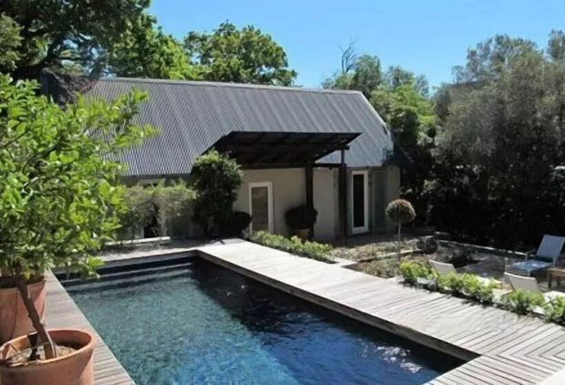 ホテル Four Rosmead Boutique Guesthouse