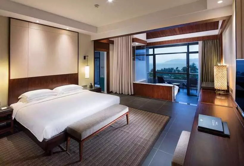 هتل Hilton Sanya Yalong Bay Resort & Spa