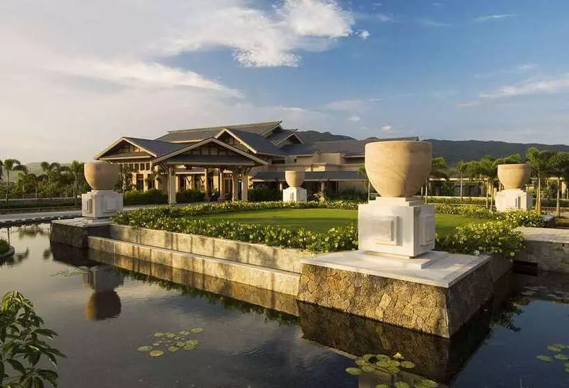 هتل Hilton Sanya Yalong Bay Resort & Spa