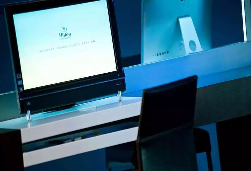 هتل Hilton Sanya Yalong Bay Resort & Spa