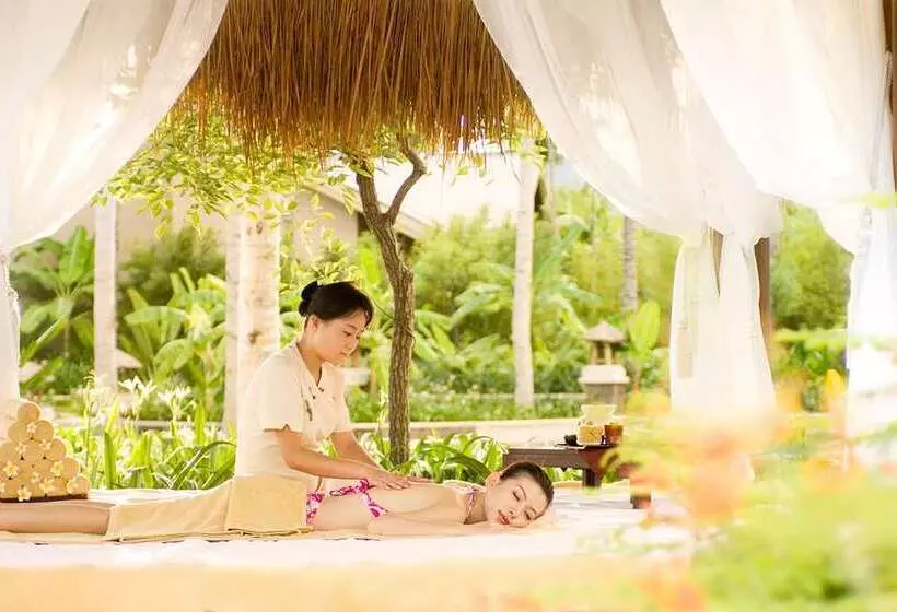 هتل Hilton Sanya Yalong Bay Resort & Spa