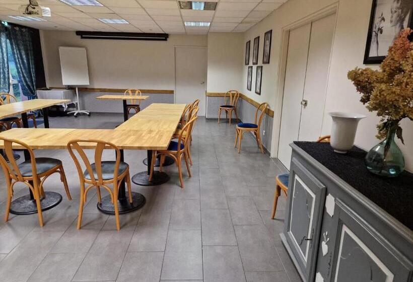 هتل Kyriad Direct Limoges Nord