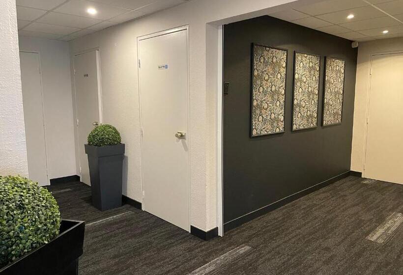 هتل Kyriad Direct Limoges Nord