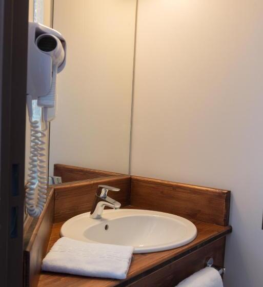 هتل Kyriad Direct Limoges Nord