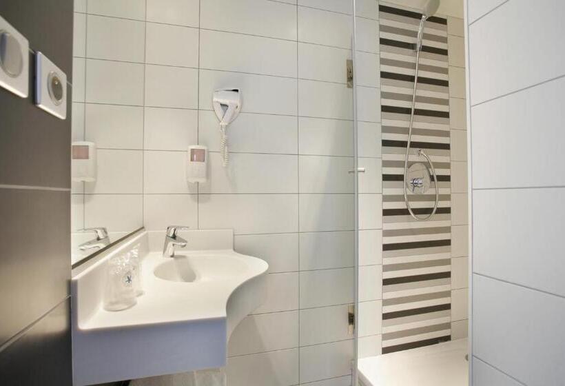 هتل Kyriad Direct Limoges Nord