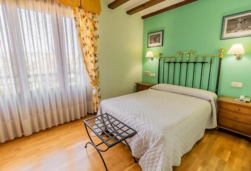 ホテル Puerta Sepúlveda