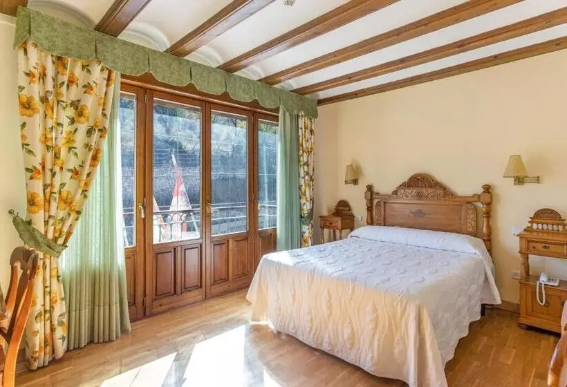 Szálloda Puerta Sepúlveda