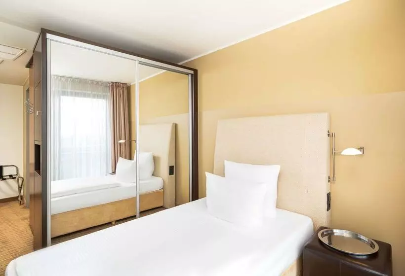 Elaya Hotel Hamburg Finkenwerder Ehemals The Rilano Hotel Hamburg