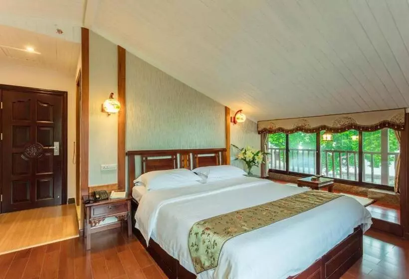 Otel Yangshuo River View