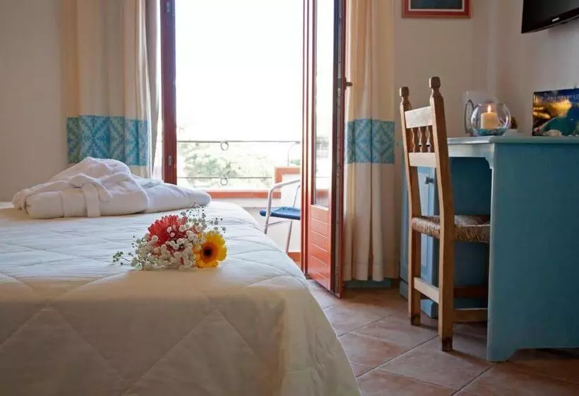 Bue Marino Hotel & Cocktail Bar