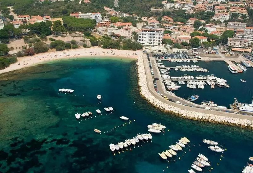 Bue Marino Hotel & Cocktail Bar