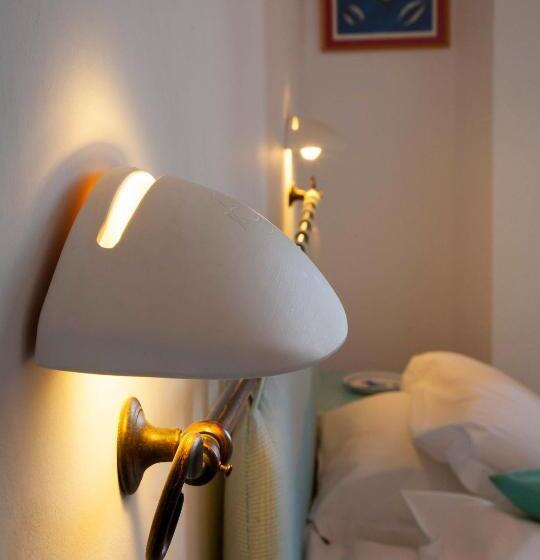 Bue Marino Hotel & Cocktail Bar